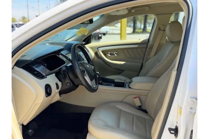 2017 Taurus SEL image 10