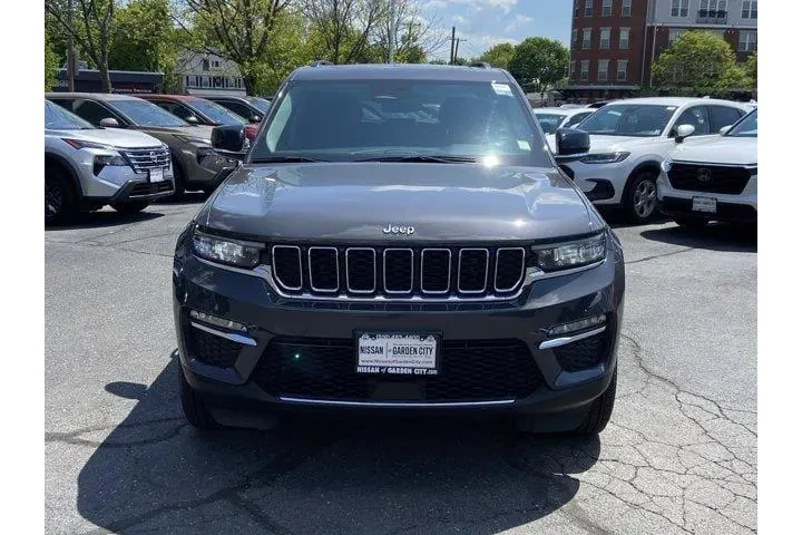 $29670 : Jeep Grand Cherokee 2023 4x4 image 10