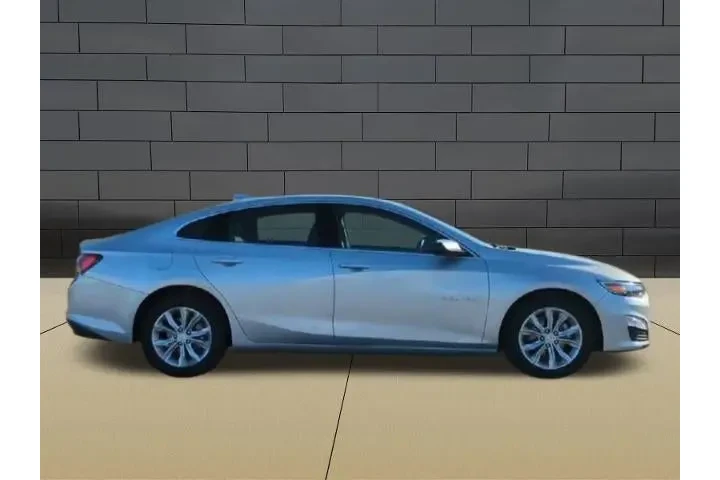 $17685 : Chevrolet Malibu 2022 LT 4dr image 9