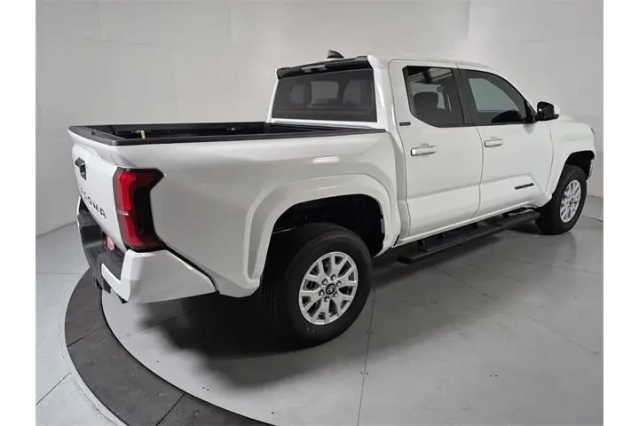 $37874 : Toyota Tacoma 2025 4x4 SR5 4 image 5