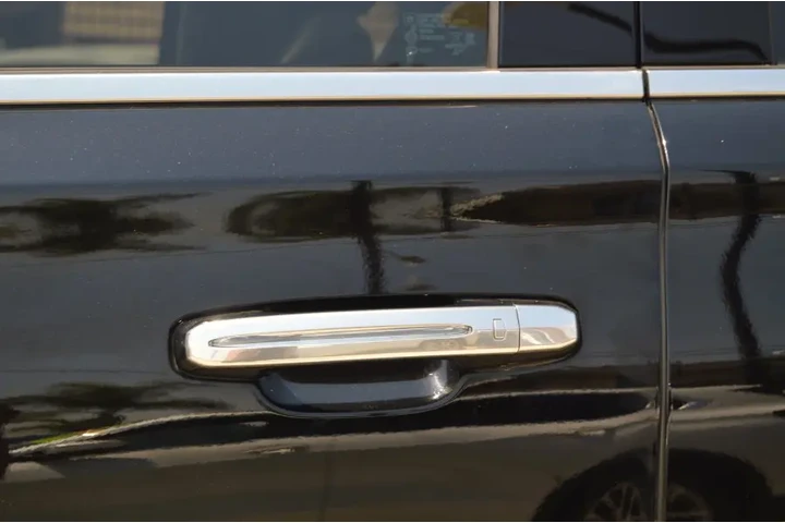 $29995 : 2019 Escalade ESV 4WD 4dr Pre image 10