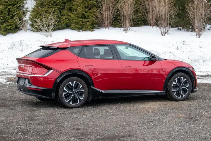 $19795 : Kia EV6 2023 Wind 4dr Crosso image 9