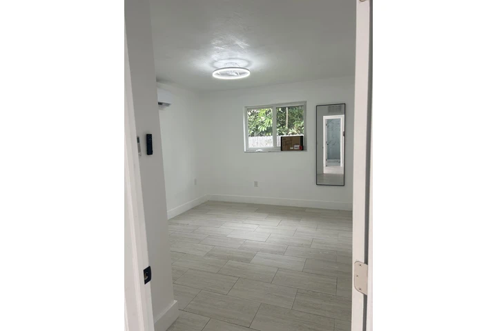 $1700 : RENTO EFFICIENCY NUEVO image 3