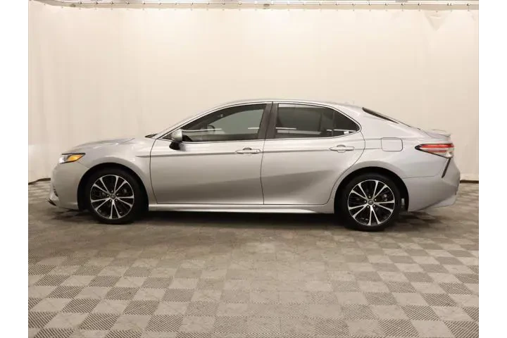 $15644 : Toyota Camry 2019 SE 4dr Sed image 2