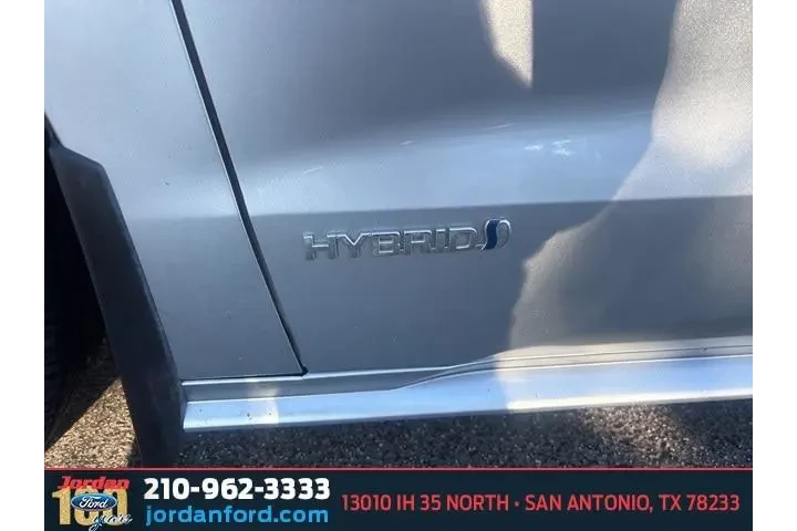 $25415 : Toyota Sienna 2021 LE 8-Pass image 4