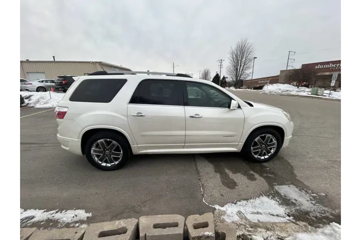 $7490 : 2011 GMC Acadia Denali image 8