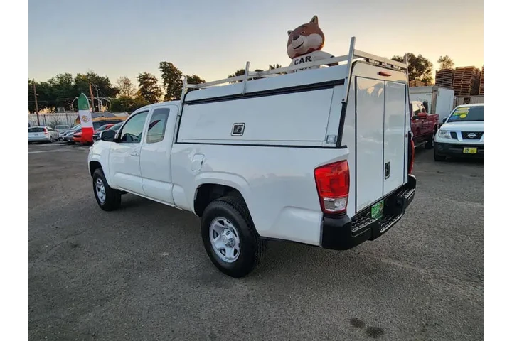 $18599 : 2017 Tacoma SR image 10