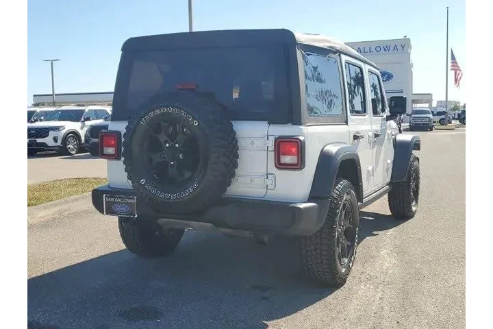 $27990 : Jeep Wrangler Unlimited 2022 image 6