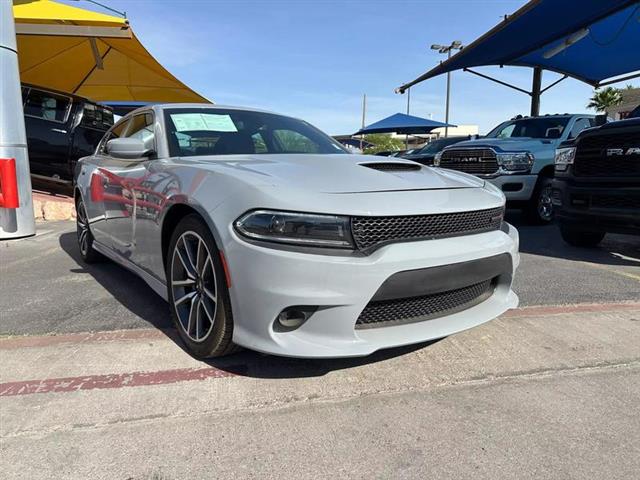 $36995 : Pre-Owned 2022 Charger R/T Se image 4