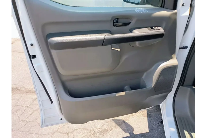 $22995 : 2020 NISSAN NV3500 HD CARGO image 2