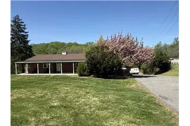 $2600 : Rental property with 3 bedro image 1