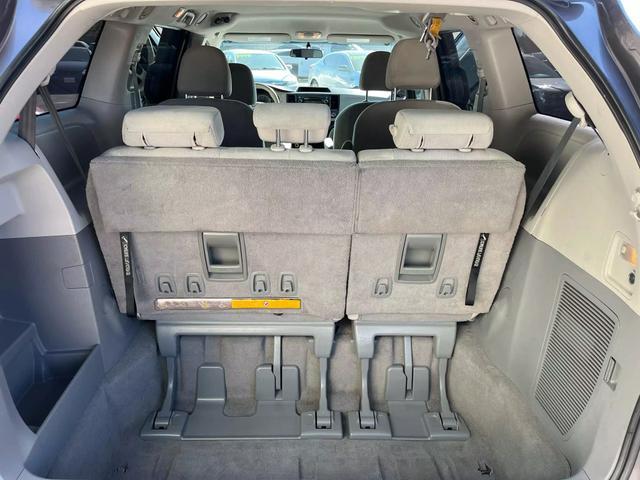 $11500 : 2011 TOYOTA SIENNA2011 TOYOTA image 9