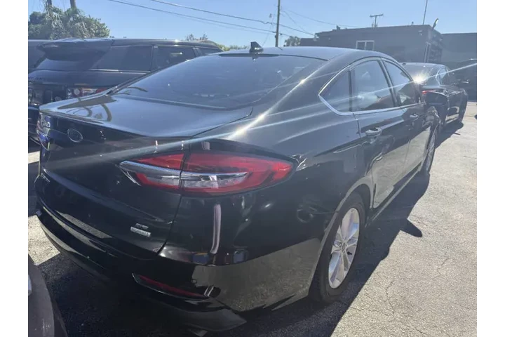 $7450 : 2019 Fusion SE image 6