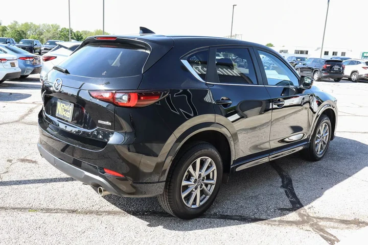 $27087 : 2025 CX-5 2.5 S Select Packag image 4