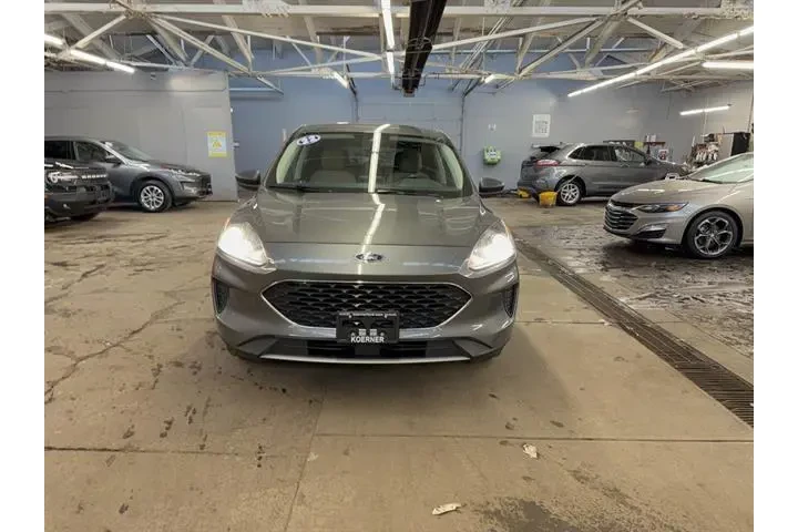 $21964 : Ford Escape 2022 AWD SE 4dr image 2
