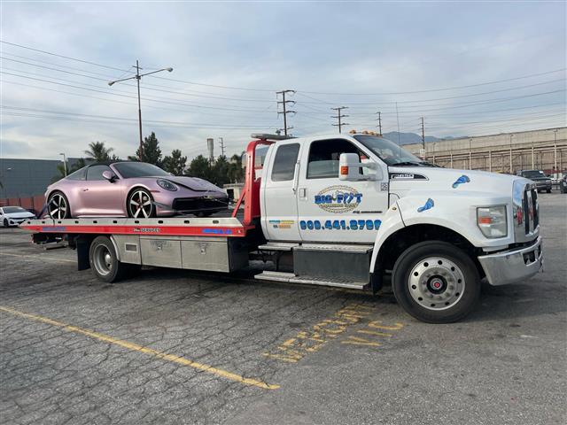 24/7 Towing Company in Fontana image 7