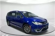 Pre-Owned 2019 Pacifica Touri en Milwaukee