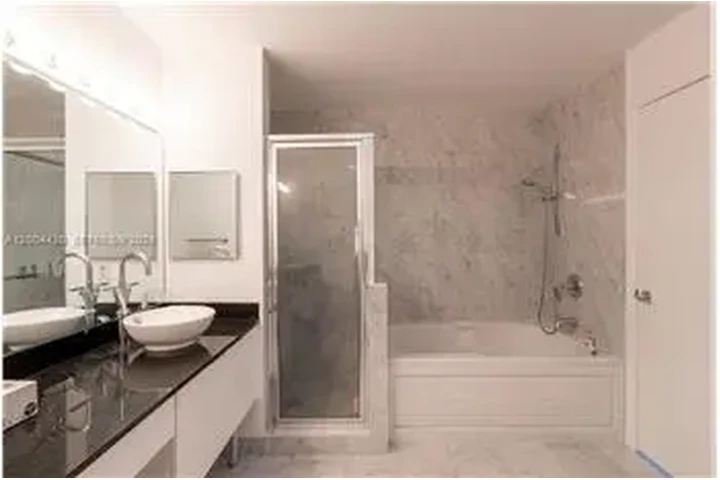 $6000 : Rental property with 3 bedro image 10