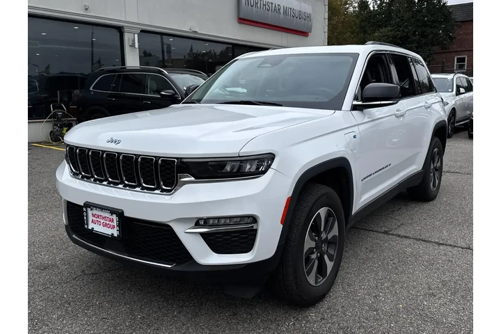 $25977 : Jeep Grand Cherokee 2023 4x4 image 1