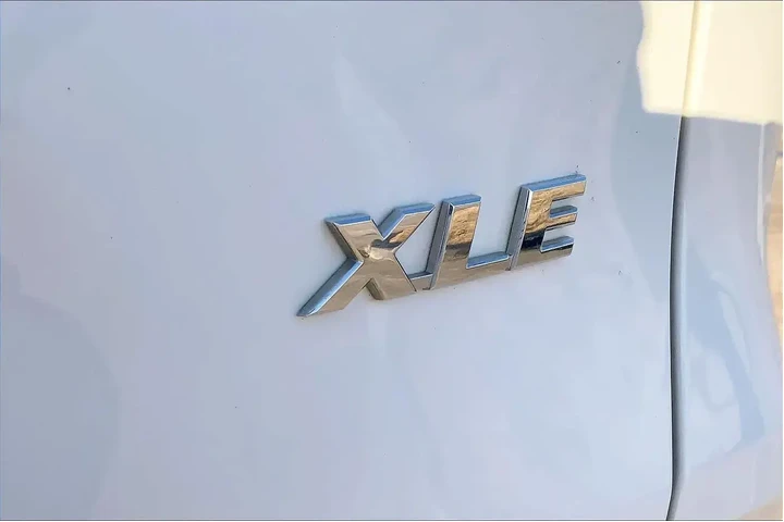 $23985 : Toyota RAV4 2021 XLE 4dr SUV image 10