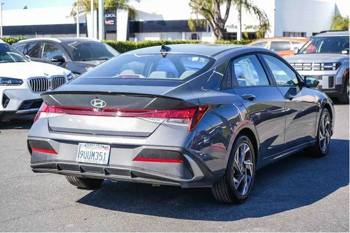 $21000 : Hyundai ELANTRA 2025 SEL Spo image 7