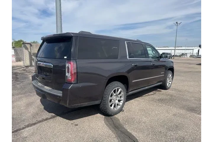 $31982 : GMC Yukon XL 2017 4x4 Denali image 7