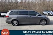 $34385 : PRE-OWNED  TOYOTA SIENNA XLE thumbnail