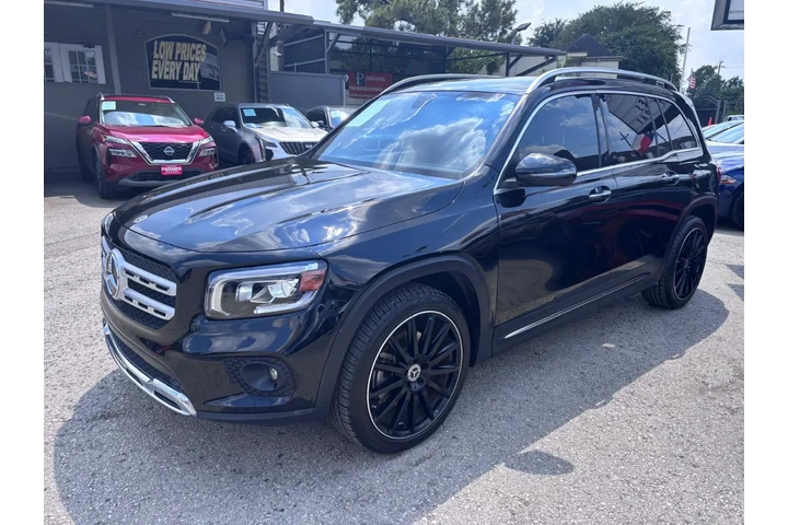 2023 Mercedes-Benz GLB-Class image 1