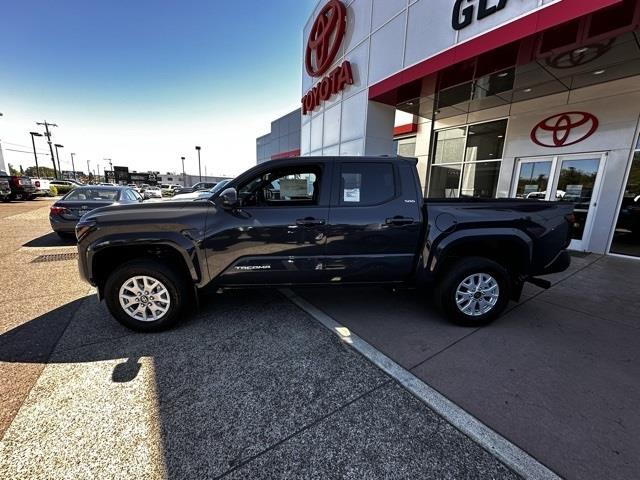 $42789 : 2024 Tacoma SR5 image 2