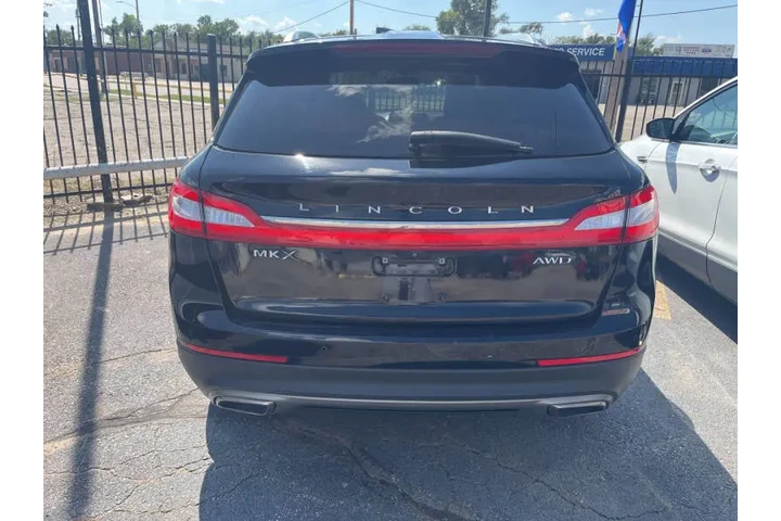 2018 MKX Reserve image 3
