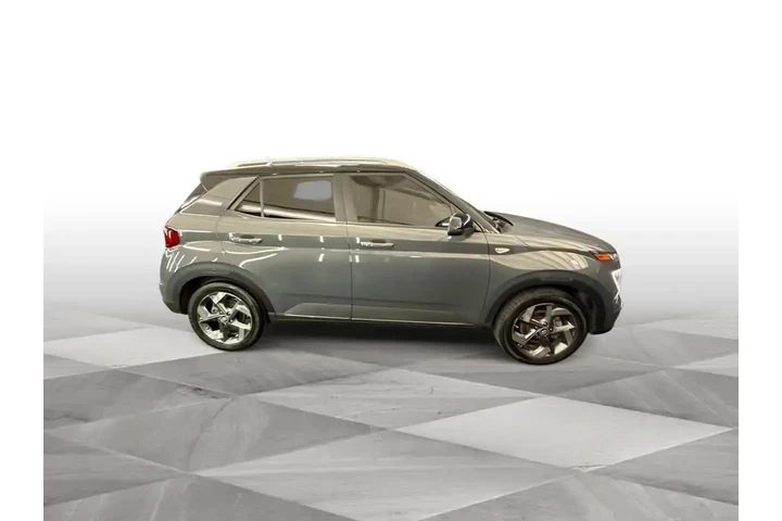 $17144 : Hyundai VENUE 2024 Limited 4 image 9