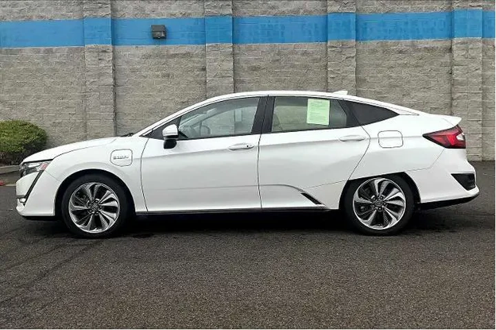 Honda Clarity Plug-In Hybrid image 3