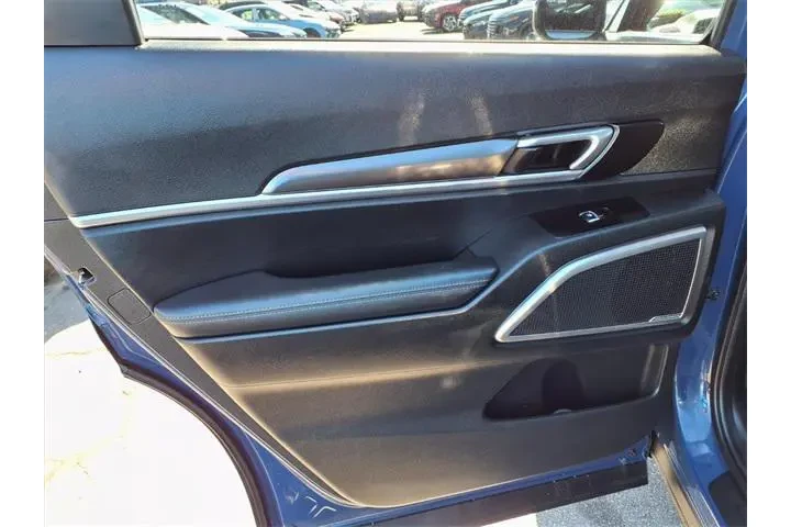 $34268 : Kia Telluride 2025 AWD S 4dr image 8