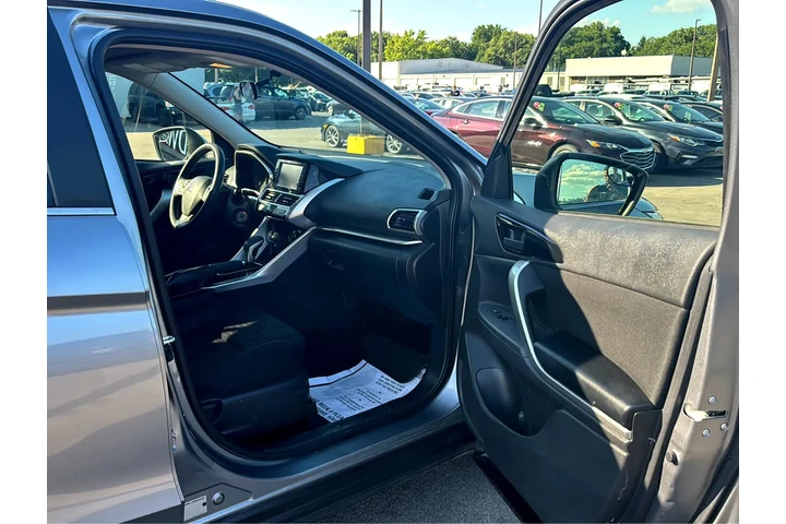 $11980 : 2020 Eclipse Cross ES FWD image 8