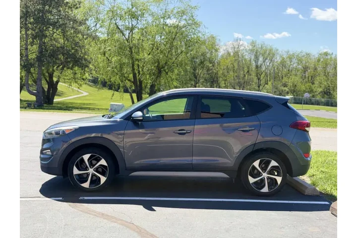 $7999 : 2017 Tucson Sport image 3