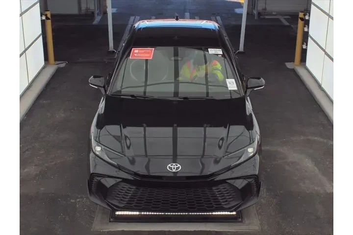 $25781 : Toyota Camry 2025 SE 4dr Sed image 2