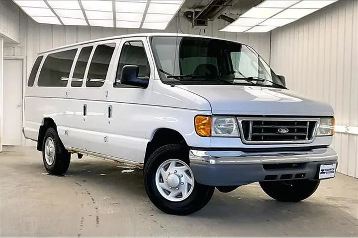 $8990 : Ford E-Series 2006 E-350 SD image 1