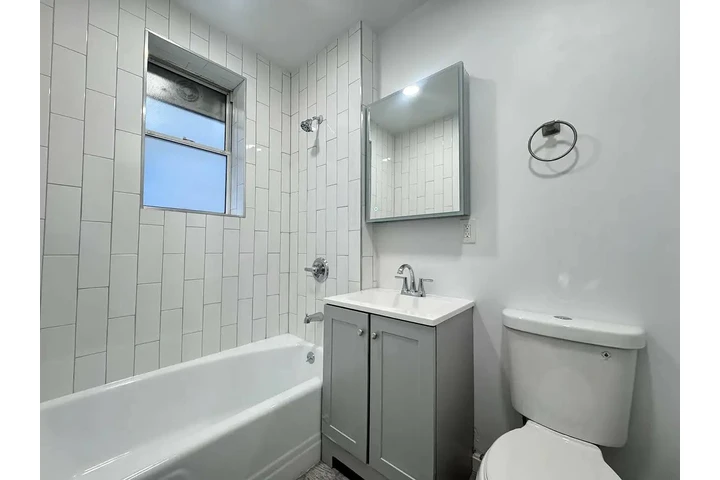 $1000 : Apartamento con parking. image 5