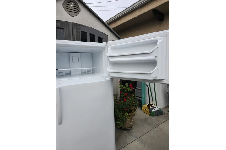 $250 : Refrigerador Frigidaire image 7