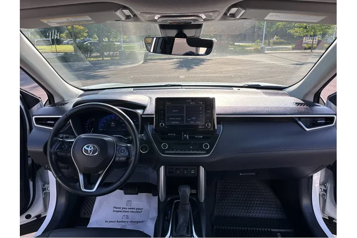 $30000 : Gold Certified2022 Corolla Cr image 4