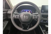$25998 : Honda Accord 2024 EX 4dr Sed thumbnail