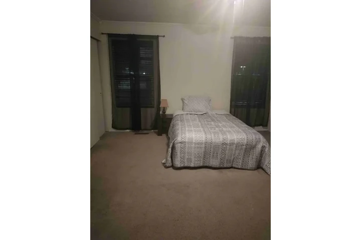 $700 : 1bath 1bed image 3