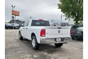 $27937 : Ram 1500 Classic 2024 4x2 SL thumbnail
