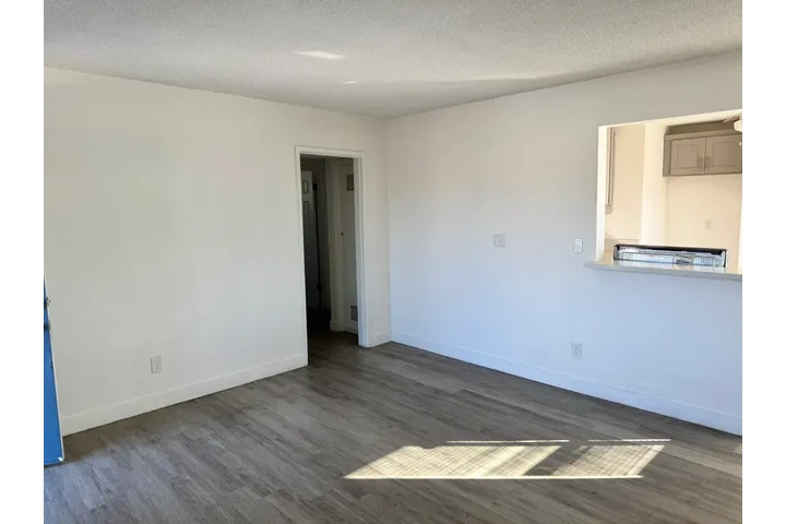 $1100 : Cozy 1-Bedroom and 1-Bathroom image 7