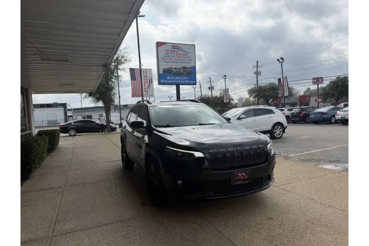 $17499 : 2020 Cherokee Altitude image 3