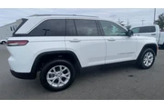 $32109 : Jeep Grand Cherokee 2023 4x4 thumbnail