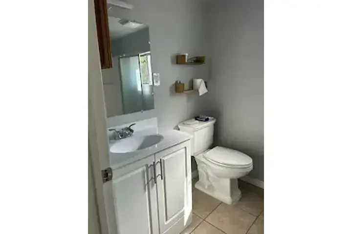 $1300 : RENTO CASITA CÓMODA image 5