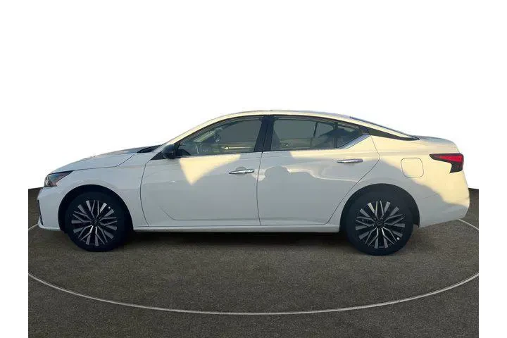 $22494 : Nissan Altima 2025 AWD 2.5 S image 2