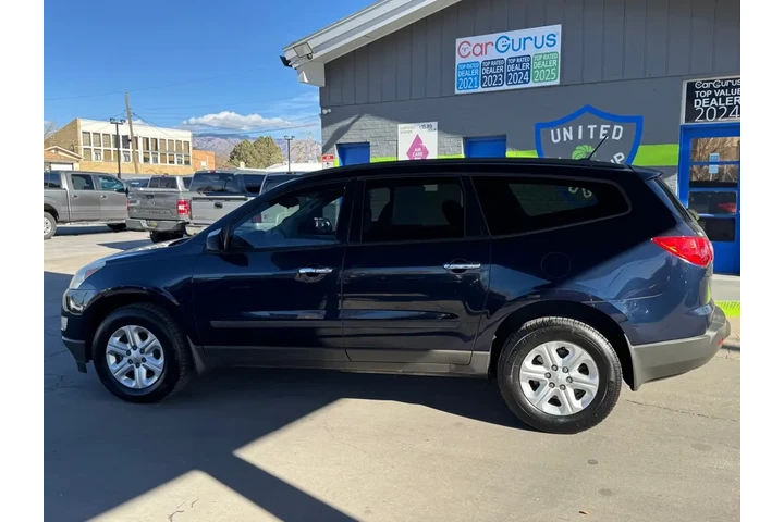 2012 Traverse LS FWD w/PDC image 8