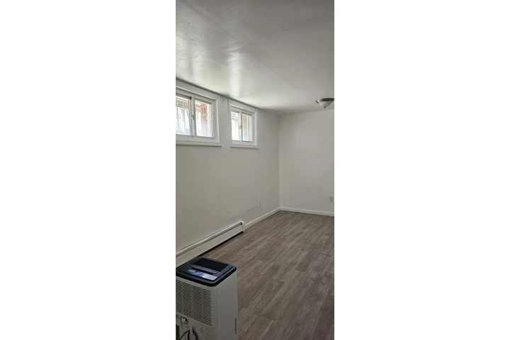 $2200 : Fresh Meadows Walking Apt 1 Bd image 3